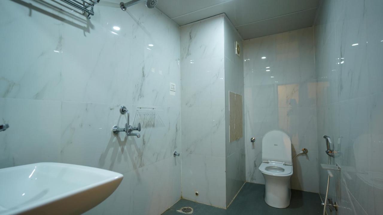 New Hotel Suhail Hyderabad Exterior foto