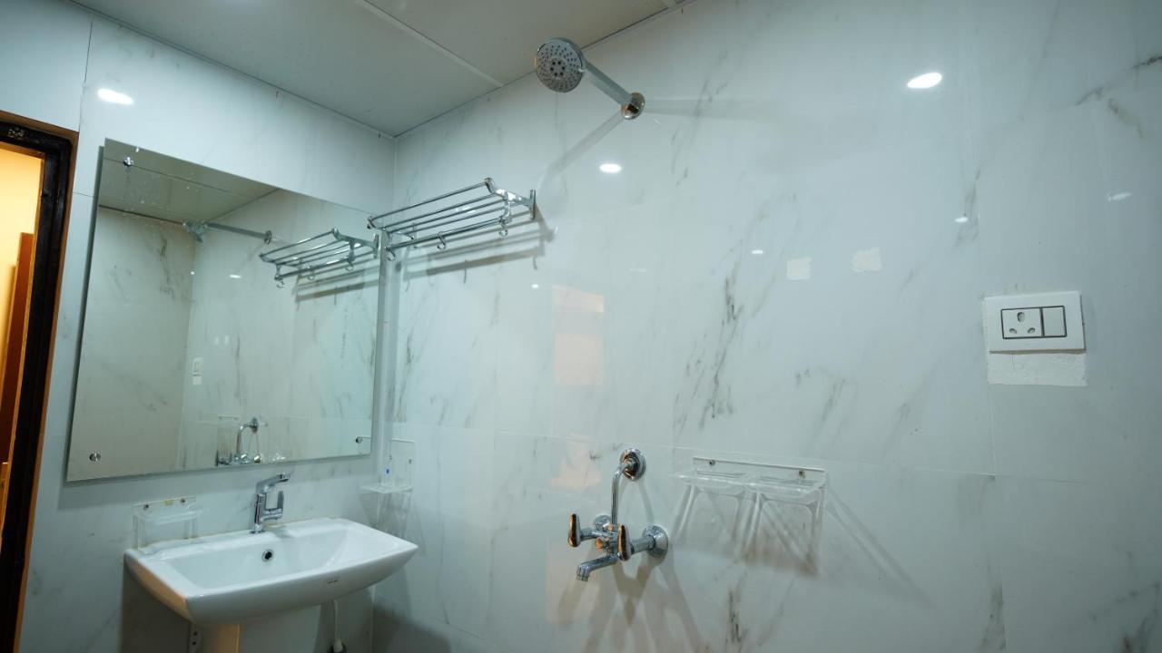 New Hotel Suhail Hyderabad Exterior foto